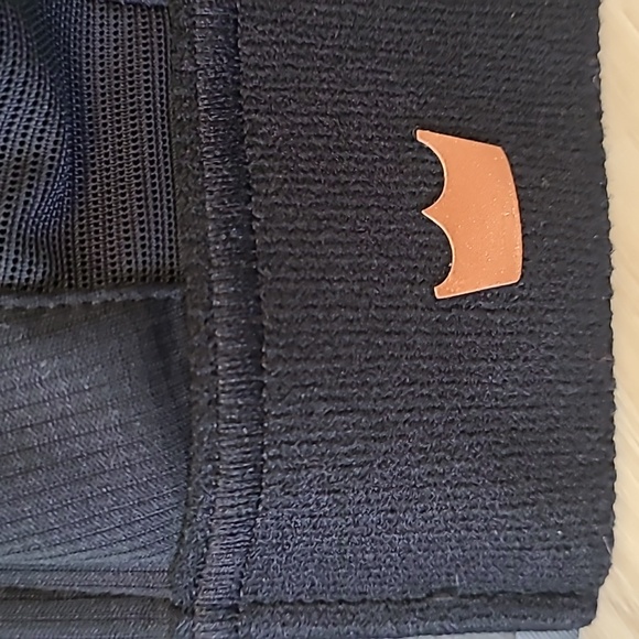 SHEFIT Black Women's 1 Luxe Adjustable Bra - Picture 2 of 10